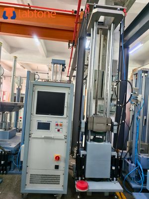 Système d'essai de choc conçu pour les essais de choc à haute accélération avec positionnement électrique du porte-avions et caractéristiques de table en aluminium forgé