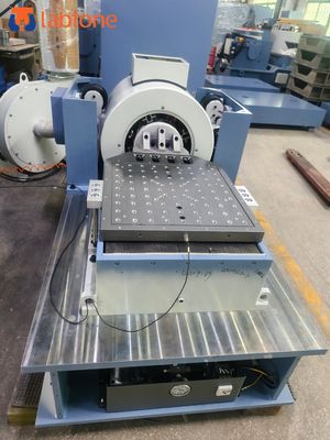 Table vibrante à 3 axes Système d'essai de vibrations pour tests de batteries Conforme à la norme IEC62133