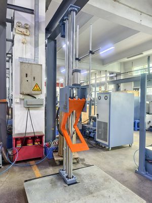 Testeur de chute de laboratoire avec contrôle du manche et réglage du moteur pour une précision de hauteur et une taille d'échantillon de 800x800x800 mm