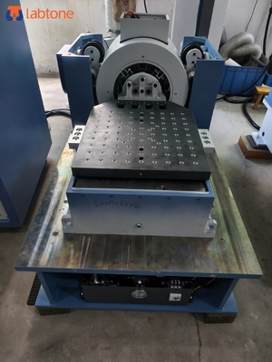 Force sinusoïdale maximale 700 kgf en crête (7 kN) - Équipement d'essai sur table vibrante refroidie par air pour les chocs et les vibrations - Solutions d'essai de batteries