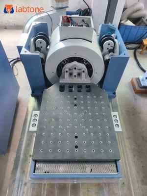 Force sinusoïdale maximale 700 kgf en crête (7 kN) - Équipement d'essai sur table vibrante refroidie par air pour les chocs et les vibrations - Solutions d'essai de batteries