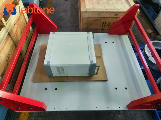 Équipement d'essai sur table vibrante avec une plage de fréquences de 2 à 5 Hz, taille de table de 1200 x 1500 mm, conforme aux normes ISTA, ISO et IEC